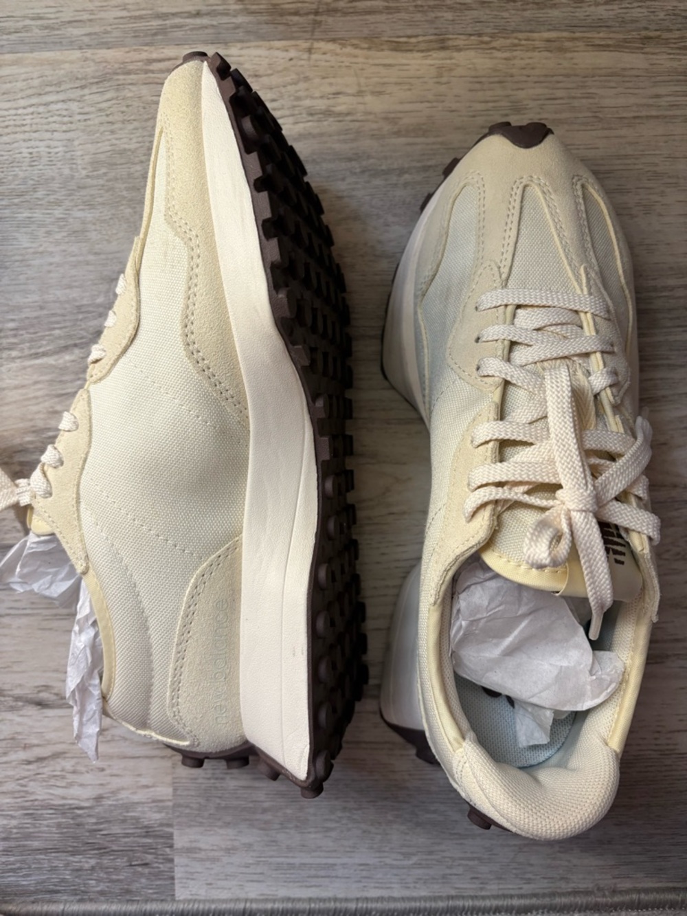 New Balance 327 Women's Sneakers - Picture 9 of 10